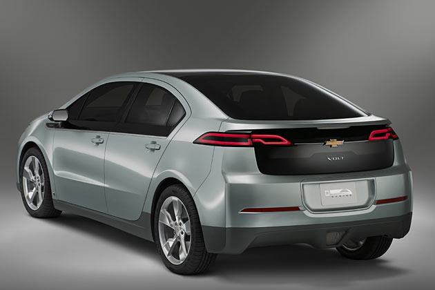 In punkto Design wird der Ampera vor allem an Front und Heck auf die Opel-Formensprache getrimmt