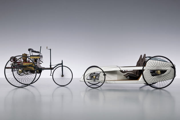 Mit seinen ungleich groen, schmalen Rdern schlgt der »Roadster« die Brcke zum Benz-Motorwagen aus dem Jahr 1886, mit dem die automobile Geschichte begann