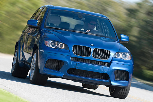 Der BMW X5 M kostet ab 106.000 Euro. Im Vergleich mit den Konkurrenten von Mercedes und Porsche ist das eher zurückhaltend kalkuliert