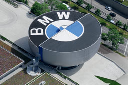 BMW-Museum bietet Führungen für Blinde