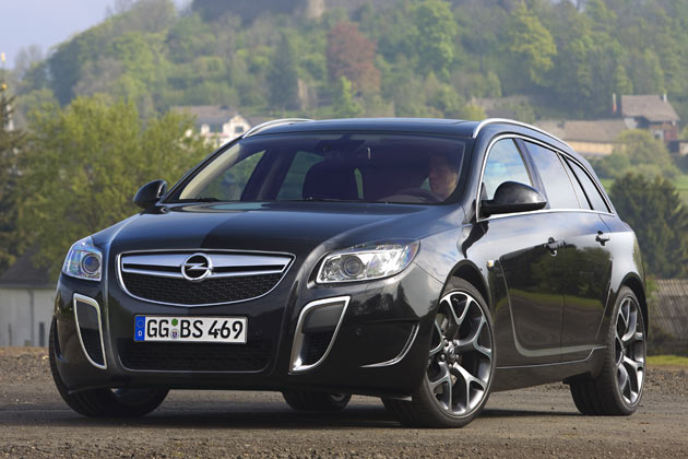 Nach der Limousine zeigt Opel nun auch den Insignia Kombi als OPC-Version