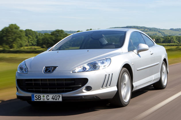 Das Peugeot 407 Coup gibt es ab sofort nur noch als Diesel. Beide Motoren sind neu und leisten 163 (Zweiliter-Vierzylinder) bzw. 240 PS (Dreiliter-V6)