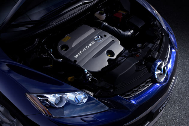 Es handelt sich um den aus dem Mazda6 bekannten 2,2-Liter-Vierzylinder, der hier auf 173 PS Leistung und 400 Nm Drehmoment kommt