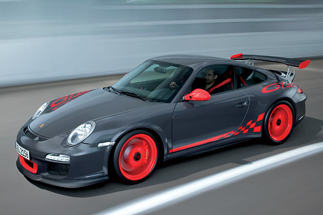 In der neuesten Auflage arbeitet der 3,8-Liter-Boxer mit 450 PS