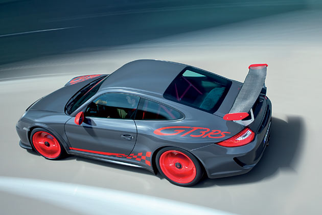 Damit erreicht der Rundstrecken-Elfer Tempo 100 in 4,0 Sekunden und maximal 310 km/h