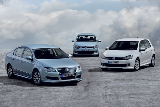 Gleich drei neue BlueMotion-Modelle hat VW im IAA-Gepck. Der Passat verbraucht nach der Norm 4,4 Liter, der Golf nur 3,8 und der Polo sagenhafte 3,3