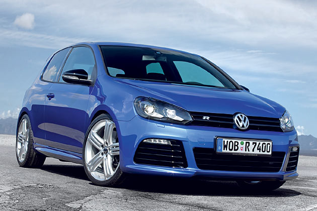 Unter der Haube arbeitet nicht mehr ein 3,2-Liter-Sechszylinder, sondern ein Turbo-Vierzylinder mit zwei Litern Hubraum. Die Leistung liegt jetzt bei 270 PS