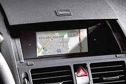 Mercedes: Nachrüst-Navi für C- und GLK-Klasse