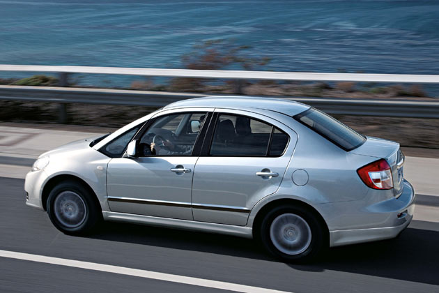 Autos dieser Machart sind in Deutschland nicht erfolgreich, egal, von welcher Marke sie stammen. Besonderes Merkmal des SX4 bleibt das groe Fenster zwischen A-Sule und Auenspiegel