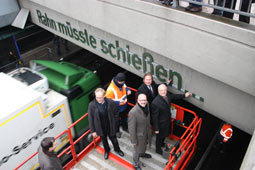 Fuballer-Denkmal an der A40 in Essen