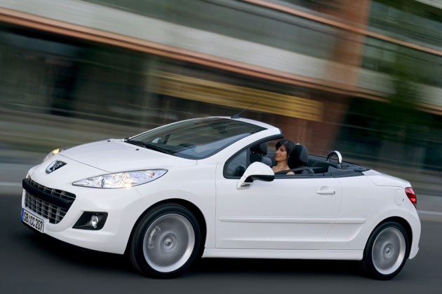 ... erfolgreichen Peugeot 207 CC, der aber grer und hher positioniert ist