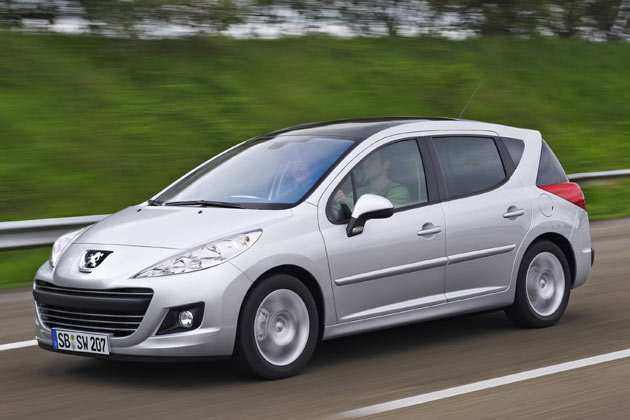 Neben dem Fabia die praktisch einzig weiteren Mitbewerber in der Klasse der Kleinwagen-Kombis sind der Peugeot 207 SW und »