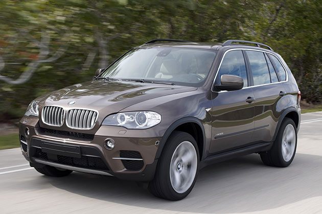 Gut drei Jahre nach dem Europa-Start überarbeitet BMW den X5 in diesem Frühjahr