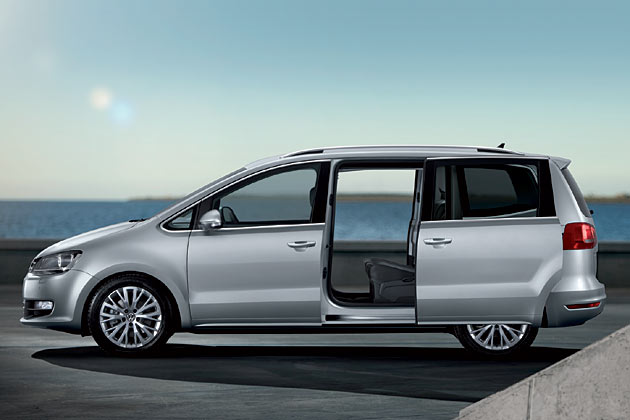 ... Familien mit kleinen Kindern und in engen Parklcken Vorteile, ist aber natrlich nicht jedermanns Sache. Die Bettigung erfolgt manuell oder elektrisch via Fernbedienung und Innenknopf