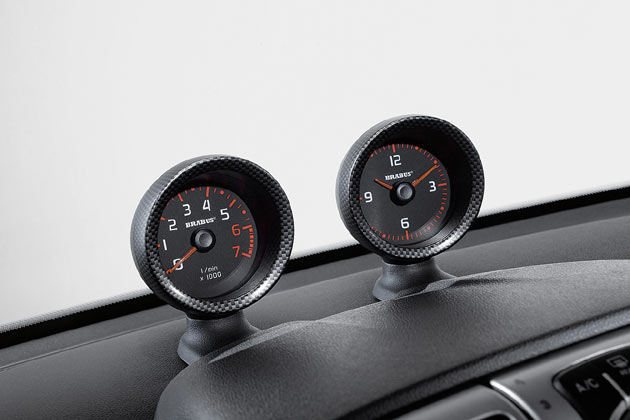 Auerdem gibt es ein neues Dekorset im Carbon-Look fr den Innenraum (achtteilig, 299 Euro)