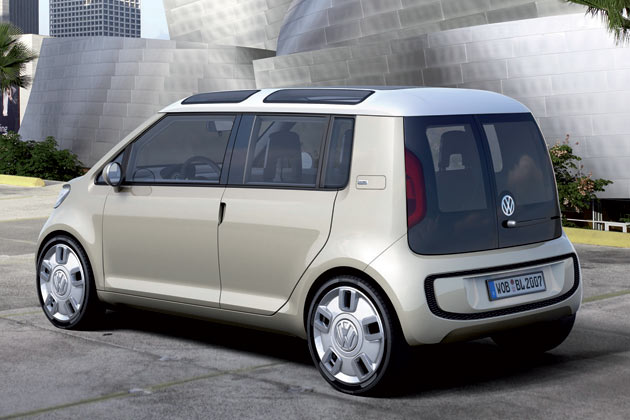 Das Milano-Taxi greift die 2007er-Studie »space up blue« wieder auf. Sie verfgte bei hnlicher Gre ber vier Tren und ein Solardach