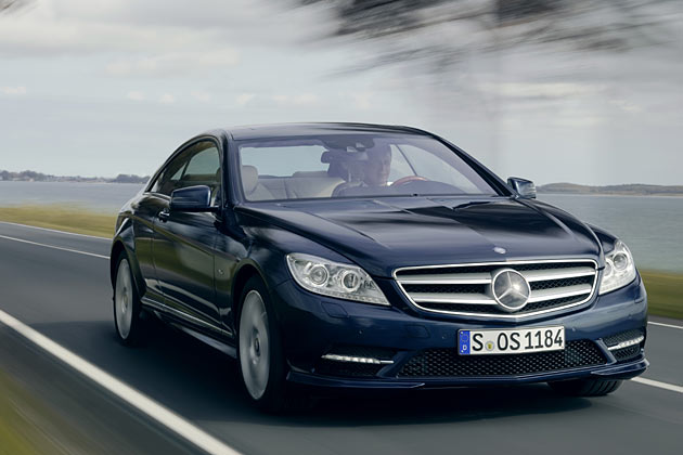 Im CL 500 feiert der neue Turbo-V8 Premiere, der deutlich kleiner, strker und sparsamer (4,7 Liter Hubraum, 435 PS, 9,5 Liter) ist als das alte Triebwerk (5,5 Liter Hubraum, 388 PS, 12,1 Liter)