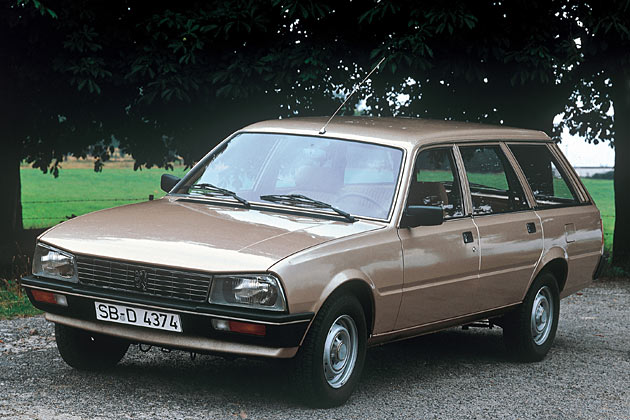 Dass Peugeot die 5 im Modellnamen nutzte, liegt lange zurck: Der 505 wurde von 1979 bis 1992 gebaut. Damals hie der Kombi noch Break statt SW