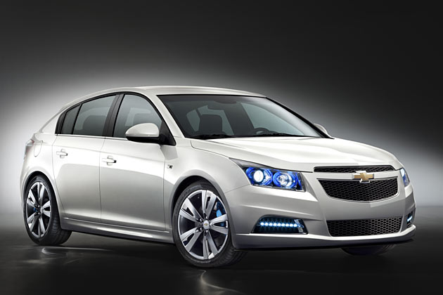 Chevrolet wird den Cruze ab Mitte 2011 auch als Fnftrer anbieten. Einen Vorgeschmack bietet diese vom Hersteller als »Showcar« gepriesene Version