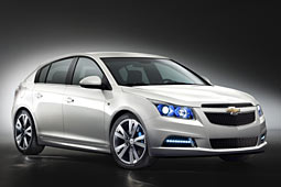 Chevrolet zeigt Cruze als Fnftrer