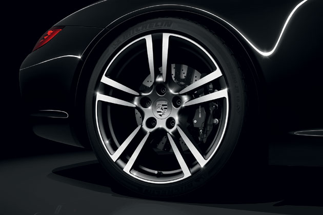 Dies gilt auch fr die (hier schn fotografierten) 19-Zoll-Rder im »Turbo II«-Design