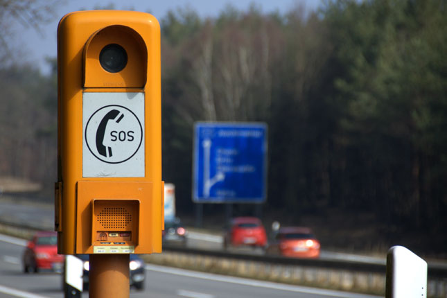 Deutschland meistgenutzte Notrufsule steht bei Kilometer 41,93 an der A11 zwischen Chorin und Werbellin Richtung Berlin in Brandenburg: exakt 199 Notrufe hat sie 2010 an die Hamburger Notrufzentrale weitergeleitet