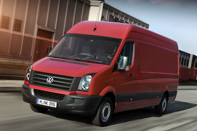 Mit dem neuen »Gesicht« wirkt der grte Volkswagen stattlicher, breiter und erwachsener – speziell im Vergleich »