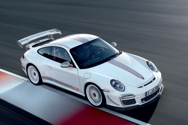 Der Sauger-Boxer leistet aus einem auf vier Liter erweiterten Hubraum 500 PS. Damit katapultiert sich der straenzugelassene Rennwagen in 3,9 Sekunden auf Tempo 100