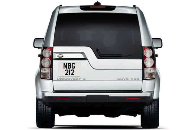 Optisch bleiben beide Modelle unverndert. Speziell beim Discovery ist dies bei der unruhigen Heckgestaltung und der aufdringlichen Beschriftung schade