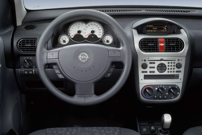 Zum Vergleich: Der alte Combo trug das Interieur des Corsa C