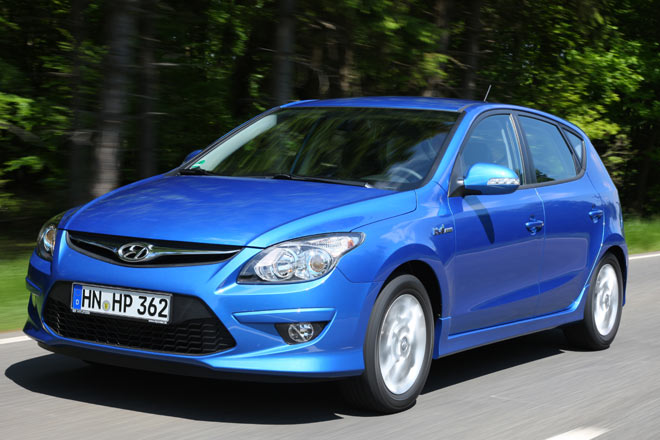 Zum Vergleich der nun auslaufende i30 I. In der Gre unterscheiden sich beide Modelle nur minimal, der neue i30 ist etwas lnger, breiter und flacher