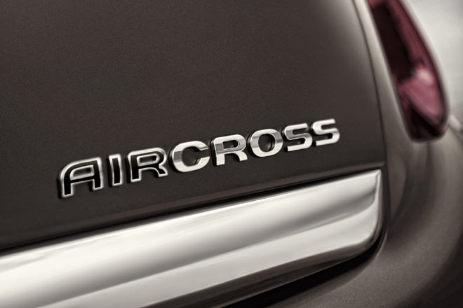 Whrend das grere SUV C-Crosser heit, erscheint der kleinere Bruder als C4 Aircross