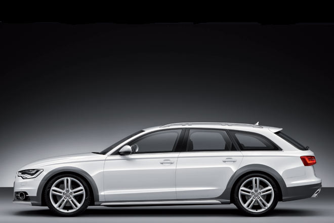 18-Zoll-Rder im Fnf-Doppelspeichen-Design sind Standard. Die Dachreling ist auf Doppelstreben montiert