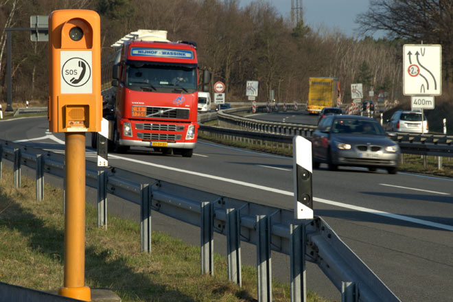 Deutschland meistgenutzte Notrufsule steht bei Kilometer 61,13 an der A 13 bei Lbenau in Brandenburg: exakt 359 Notrufe hat sie 2011 an die Hamburger Notrufzentrale weitergeleitet