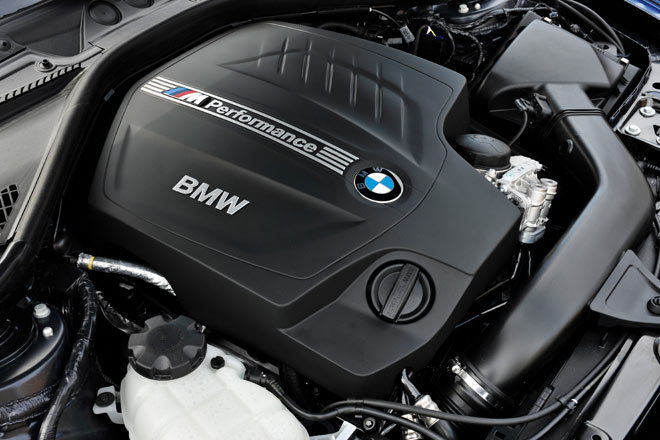 Am anderen Ende bietet BMW einen Sechszyliner an, der aus drei Litern Hubraum 320 PS leistet