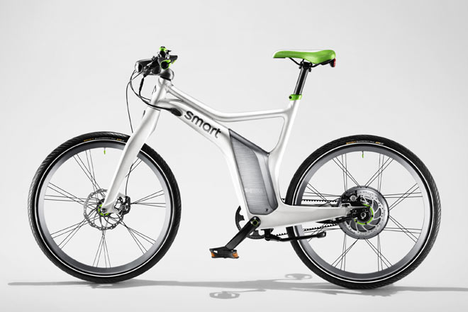 Zurück zum Pedelec: Das E-Bike von Smart ist bereits bestellbar. Es verzichtet auf den Klappmechanismus, ist dafür wesentlich größer