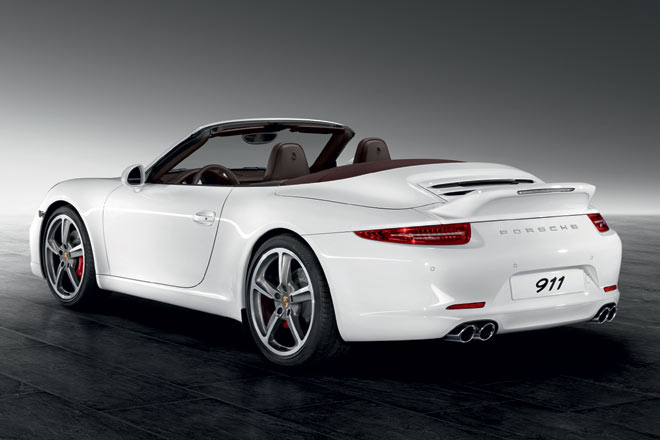 Etwas zurückhaltender tritt das Sport-Design-Paket an. Es umfasst einen festen Heckspoiler in der legendären &raquo;Entenbürzel&laquo;-Form