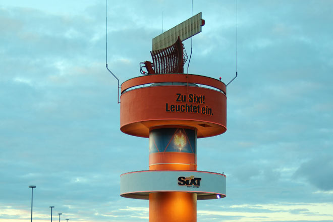 »Zu Sixt! Leuchtet ein« lautet der gewohnt griffige Slogan zum Projekt. ber 20 Millionen Personen pro Jahr werden die Installation sehen