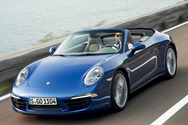 Carrera 4 und Carrera 4S gibt es auch als Cabriolet, das sein Dach in 13 Sekunden ffnet