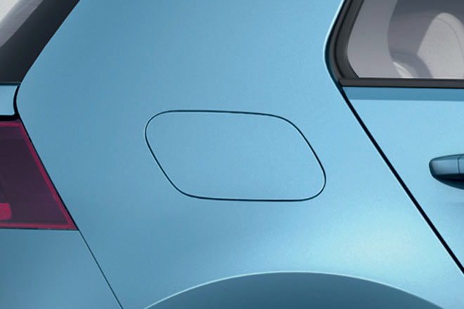 Zum Niederknien: Der Tankdeckel in Parallelogramm-Form. Zum Haareraufen: Der Stutzen dahinter bedient nur noch einen 50-Liter-Tank. Fr ein paar Kilo und Zentimeter Gewinn mssen Hunderttausende Golf-Fahrer fter zur Tankstelle