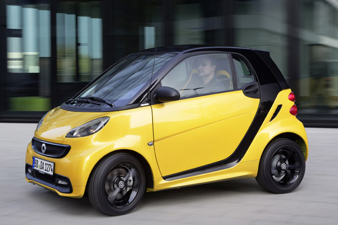 Smart bringt mit dem respektive der »edition cityflame« das bisher aufflligste Fortwo-Sondermodell. Die sogenannten Bodypanels sind in krftigem Perleffekt-Gelb ausgefhrt