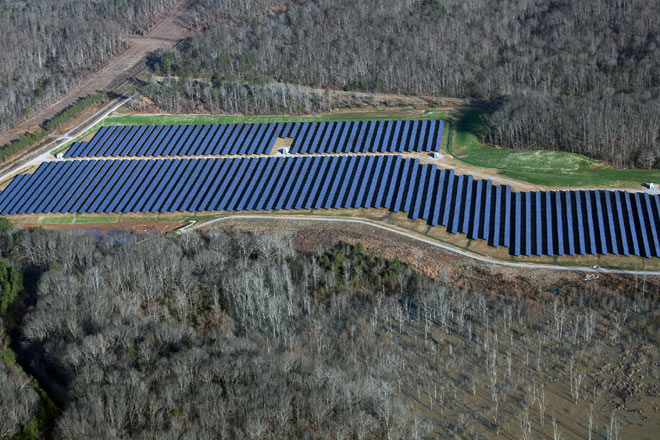 Die Anlage mit einer Spitzenleistung von 9,5 Megawatt ist die grte ihrer Art eines Automobilherstellers in den USA, die grte im US-Bundesstaat Tennessee und die grte der Marke VW