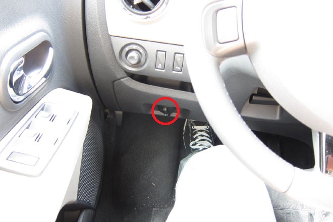 Die Leuchtweitenregulierung ist versteckt angeordnet, aber geschtzte 98 Prozent der Autofahrer verwenden sie sowieso nicht. Die Fensterheber-Tasten mit Kindersicherungsfunktion finden sich in der Tr