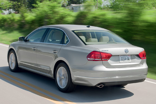 ... des aktuellen, in Amerika gefertigten Passat (nur Stufenheck, schner und primitiver als der deutsche Passat) hat VW in 40 Jahren weltweit ber 20 Millionen Passat verkauft