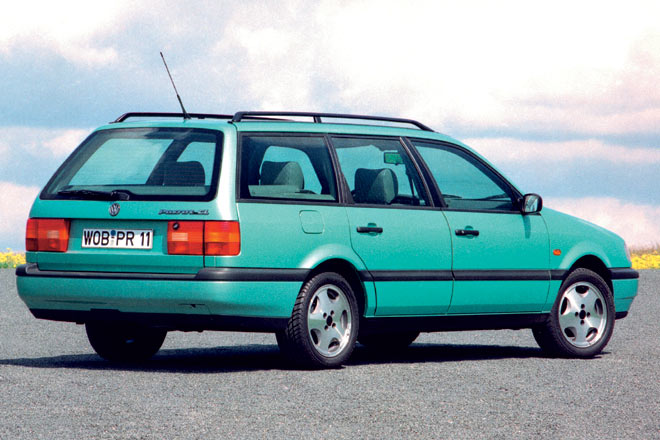 1993 folgte eine grundlegend modellgepflegte Variante, die VW als Generation 4 zhlt, und die bis 1997 rund 700.000 Mal gebaut wurde, unter anderem als Sechszylinder