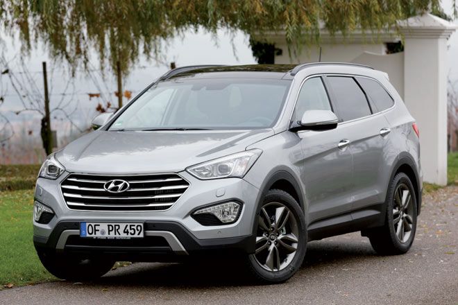 Hyundai erweitert das Angebot der vor rund einem Jahr eingefhrten zweiten Santa-Fe-Generation um eine Langversion als neues Topmodell der Baureihe – und der gesamten Marke