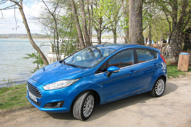 Ford bietet den Fiesta auch mit einem als PowerShift bezeichneten Doppelkupplungsgetriebe an, das ausschlielich mit dem EcoBoost-Dreizylinder kombinierbar ist
