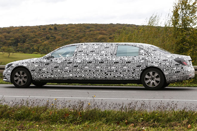 Es ist ein Auto der Superlative: Der Erlknig wiegt rund 5,3 Tonnen, ist 6,40 Meter lang und mutmalich 630 PS stark