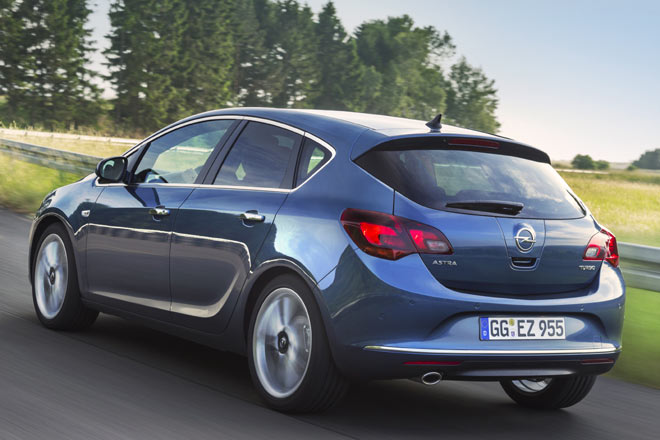Ob Opel sein Logo am Heck wieder so primitiv anbringt, bleibt abzuwarten