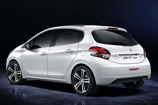 Bei vielen Modellen knnen die Farbe der Schriftzge, der Khlergrill-Einfassung, der Nebelscheinwerfer-Einstze, der Auenspiegel etc. individualisiert werden